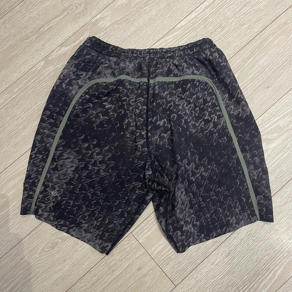 Men’s Lululemon Pace Breaker Shorts - Picture 1 of 2
